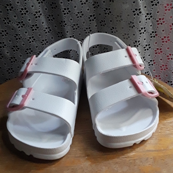 first  steps Other - New Frist Steps foam sandals pink and white size 9